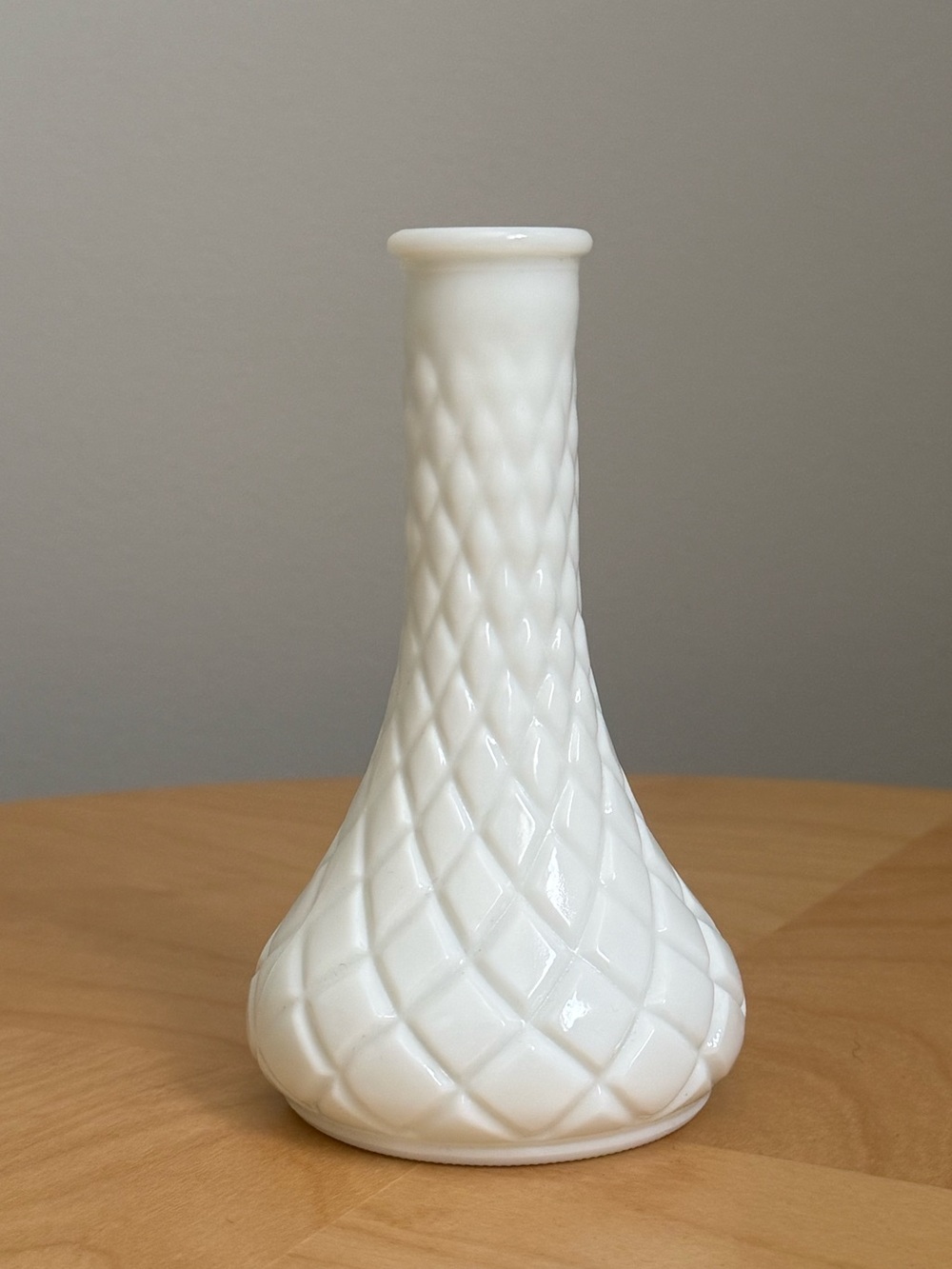 Vintage 6" Hoosier White Milk Glass 4062 Diamond Pattern Ribbed Bud Flower Vase